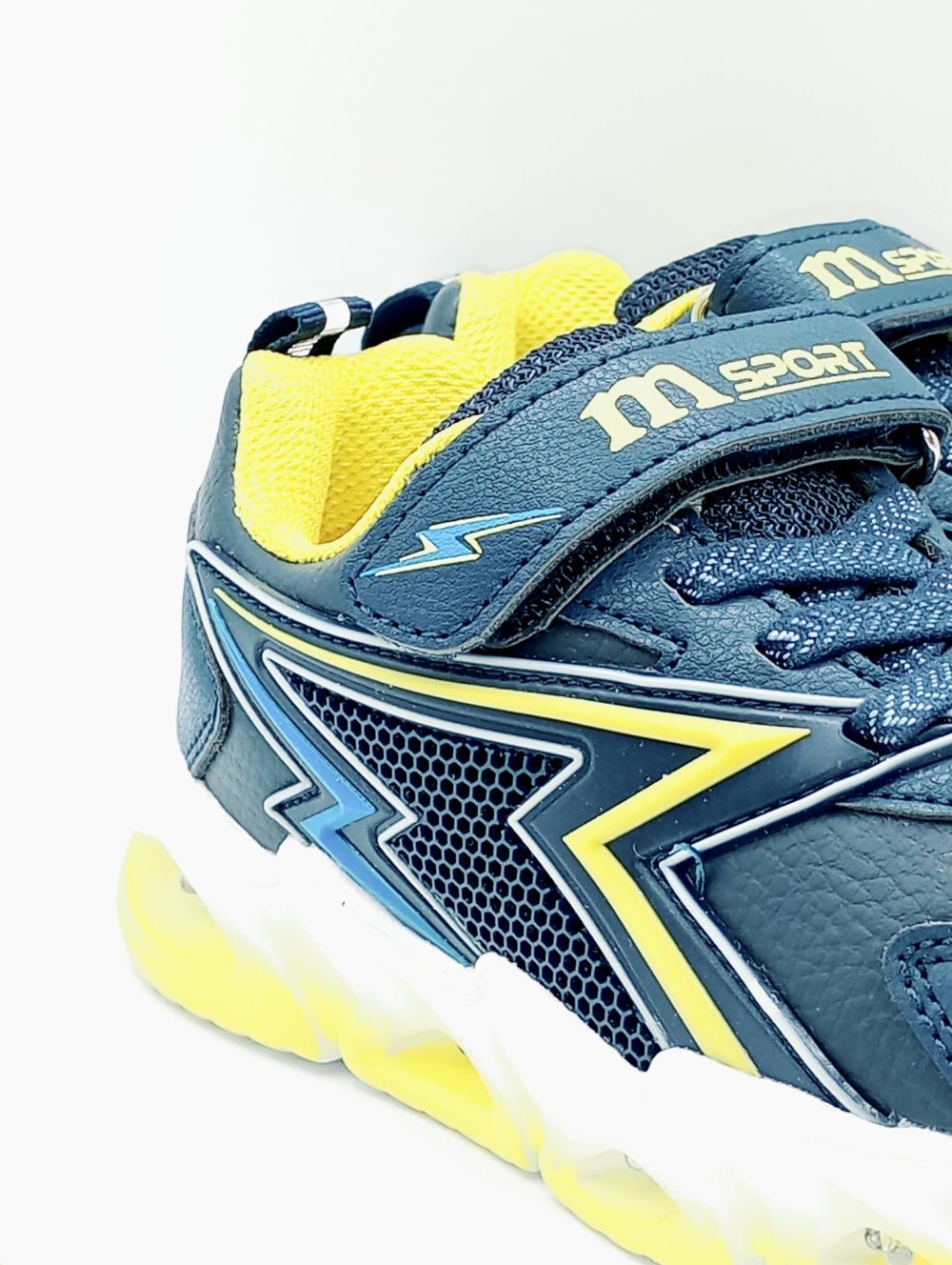 SNEAKERS CON LUCI MELANIA - immagine 2