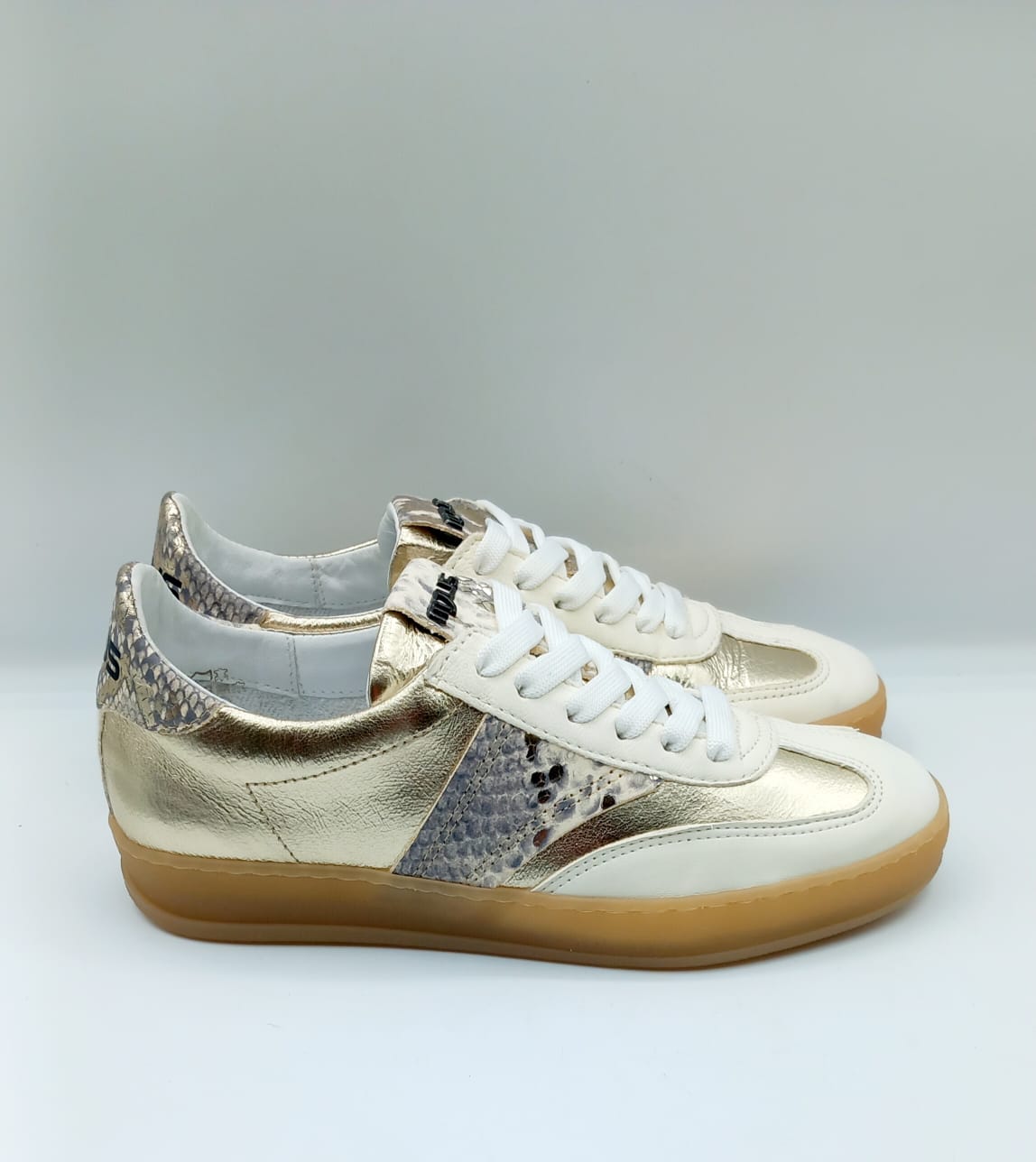 SNEAKERS MYUS